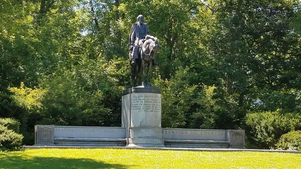 Lake Park | 2975 N Lake Park Rd, Milwaukee, WI 53211, USA | Phone: (414) 257-7275