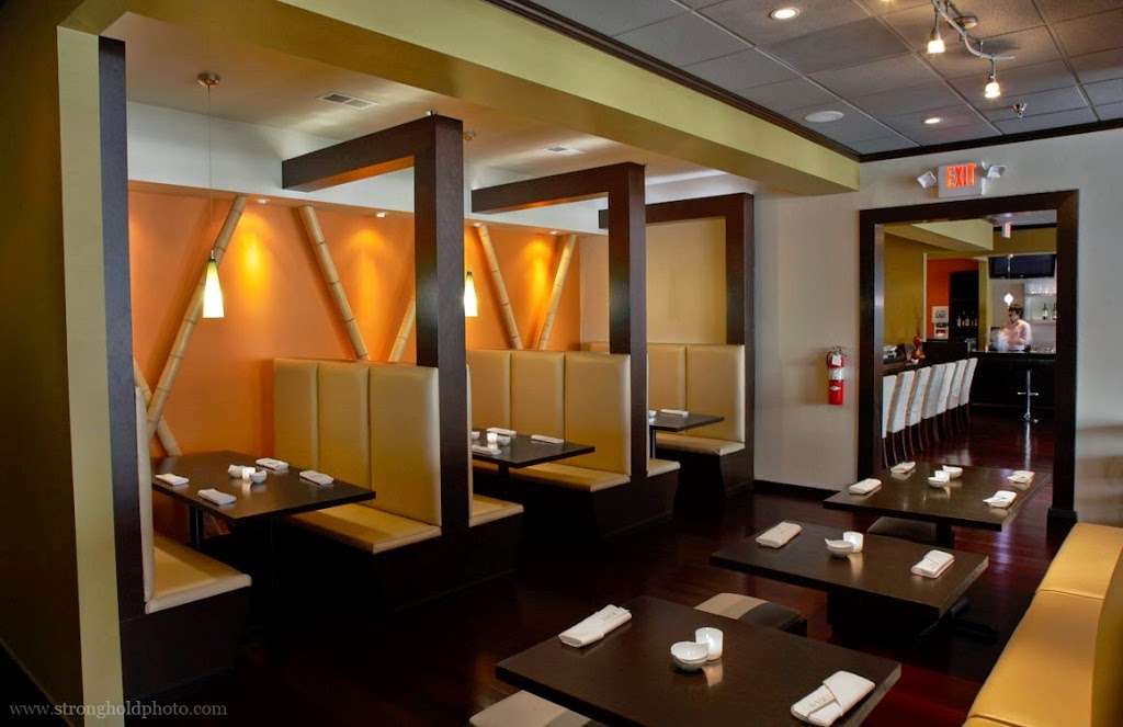 Makisu Sushi Lounge & Grill | 7150 Carpenter Rd, Skokie, IL 60077, USA | Phone: (847) 677-9030
