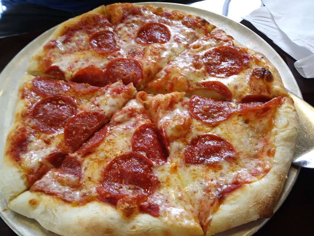 Dannys Pizza & Pasta | 2435 SC-160, Tega Cay, SC 29708, USA | Phone: (803) 547-9700