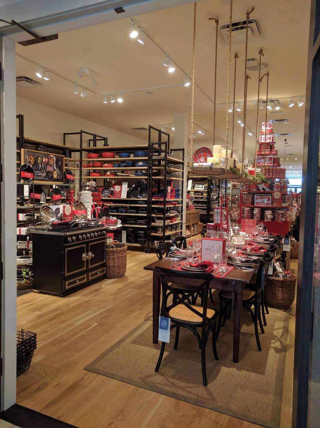 Williams-Sonoma | 113 Hillsdale Mall, San Mateo, CA 94403, USA | Phone: (650) 577-1027