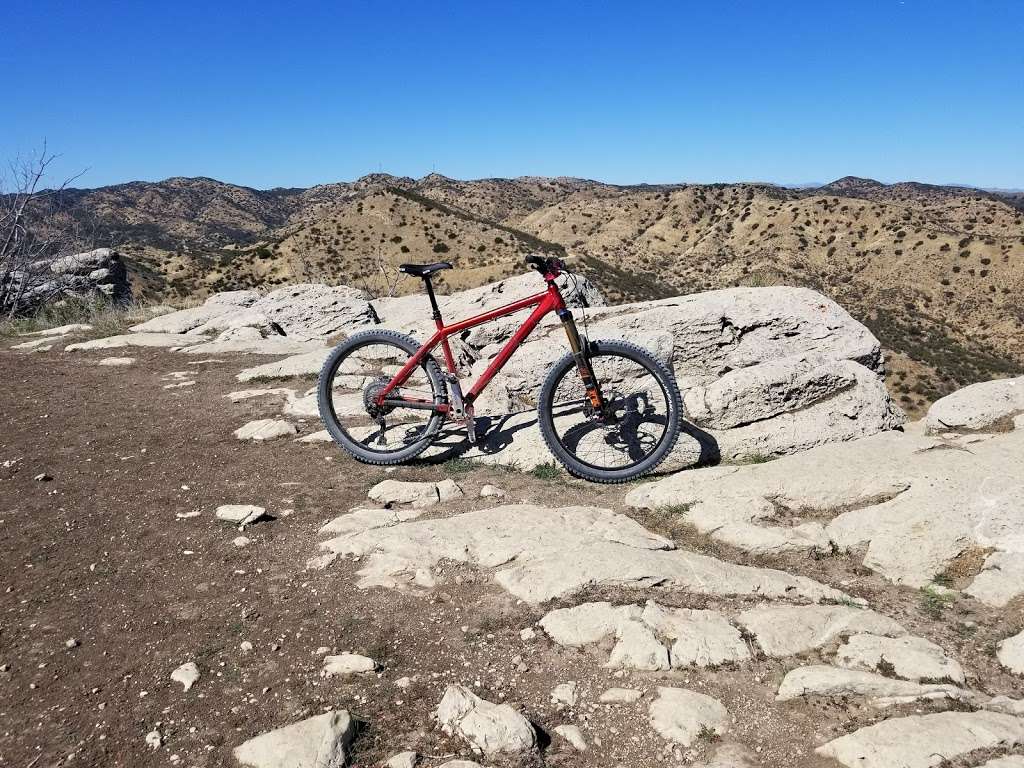 Fossil Lookout Point | West Hills, CA 91307, USA