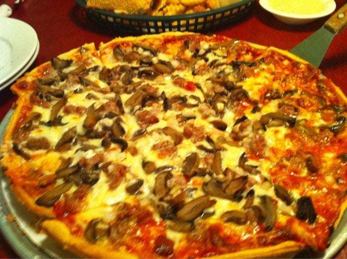 Michaelangelos Pizza | 8330 W Puetz Rd, Franklin, WI 53132, USA | Phone: (414) 425-3070