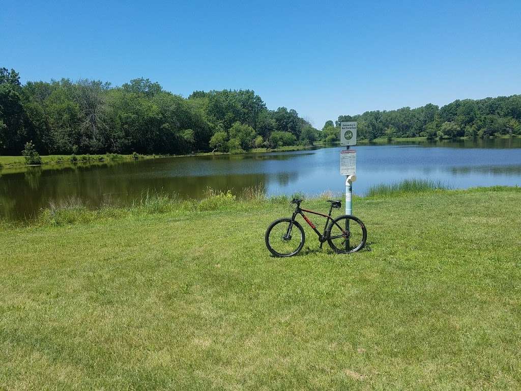 Arrowhead Lake Forest Preserve | 7016-7080 W 135th St, Orland Park, IL 60462, USA