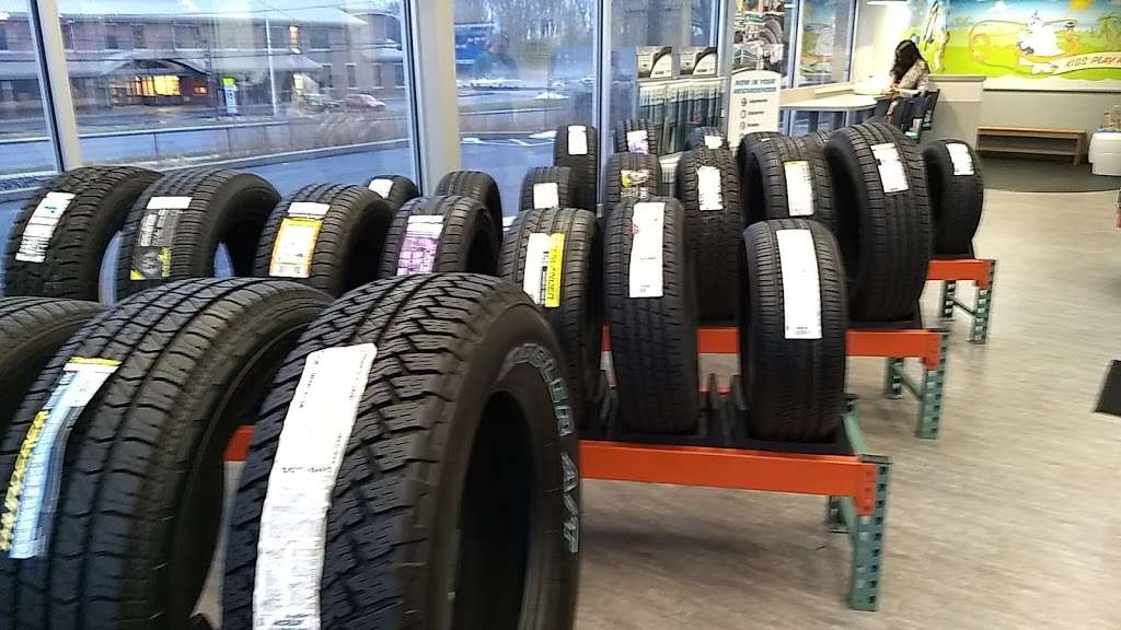 Mavis Discount Tire | 4720 Edgmont Ave, Brookhaven, PA 19015, USA | Phone: (484) 361-4309