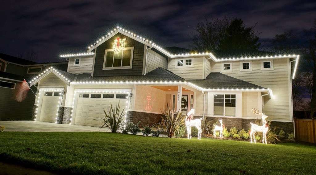 Christmas Lights Installation Mead, CO | 2860 Airport Dr, Erie, CO 80516 | Phone: (720) 573-2333