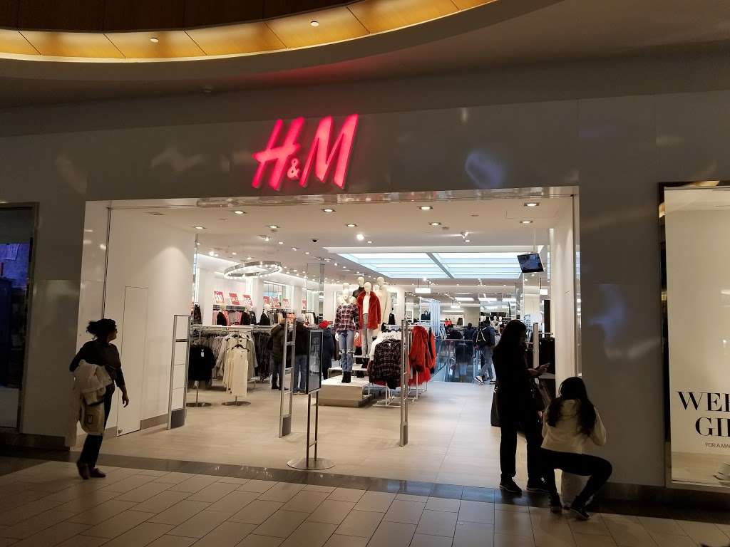 H&M | 630 Old Country Rd, Garden City, NY 11530, USA | Phone: (855) 466-7467