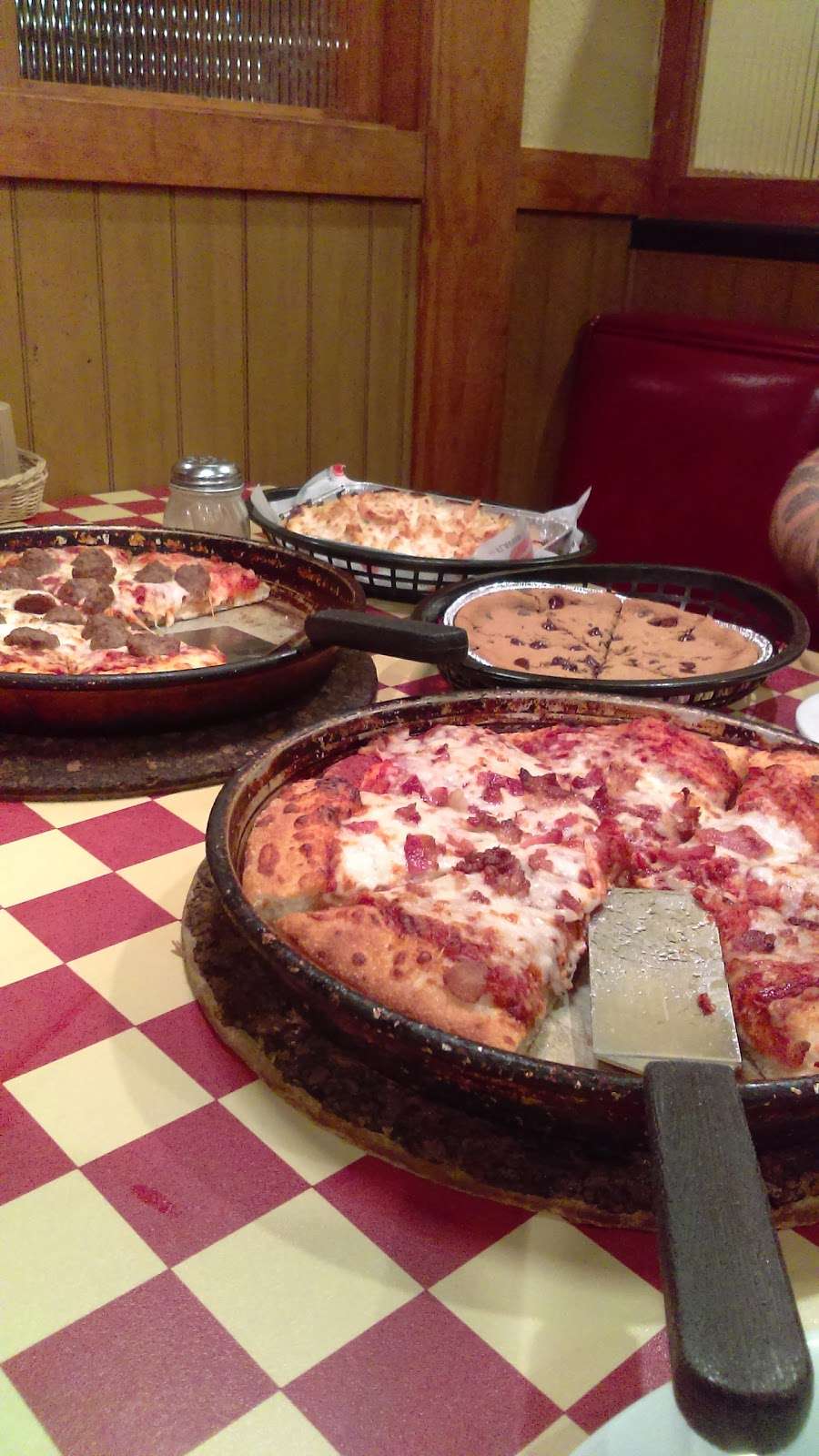 Pizza Hut | 685 Park St, Belmont, NC 28012, USA | Phone: (704) 825-7335