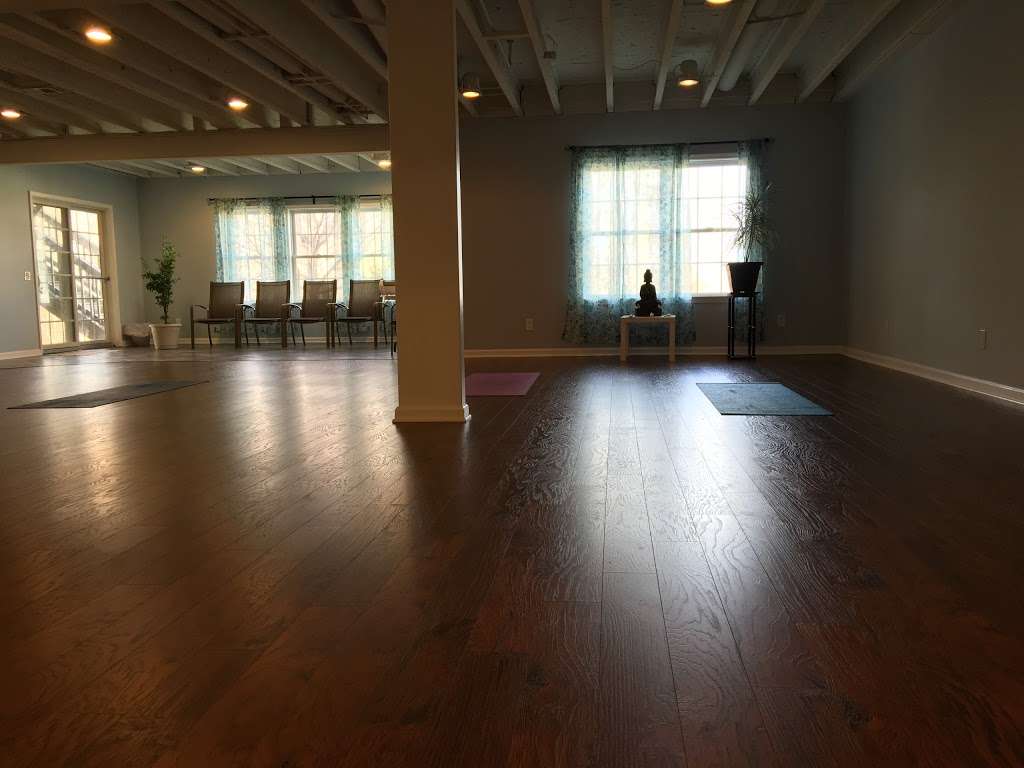 Mitra Yoga | 25 Oak Ln, Green Brook Township, NJ 08812, USA | Phone: (732) 586-9886