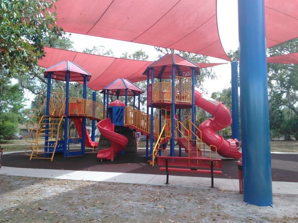 Round Lake Park | Round Lake Park, Oviedo, FL 32765, USA | Phone: (407) 971-5560