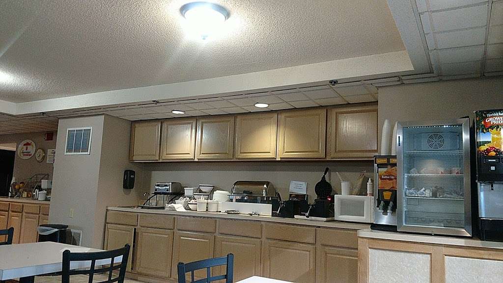 Super 8 by Wyndham Chambersburg I-81 | 3301 Black Gap Rd, Chambersburg, PA 17202, USA | Phone: (717) 977-4288