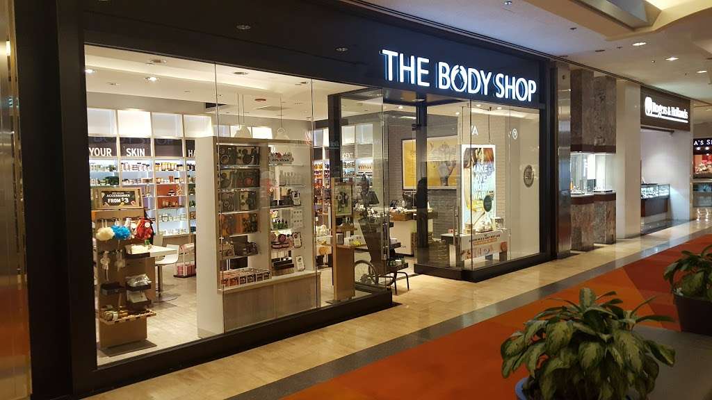 The Body Shop | 835 N Michigan Ave Space 6050, Chicago, IL 60611 | Phone: (312) 573-2781