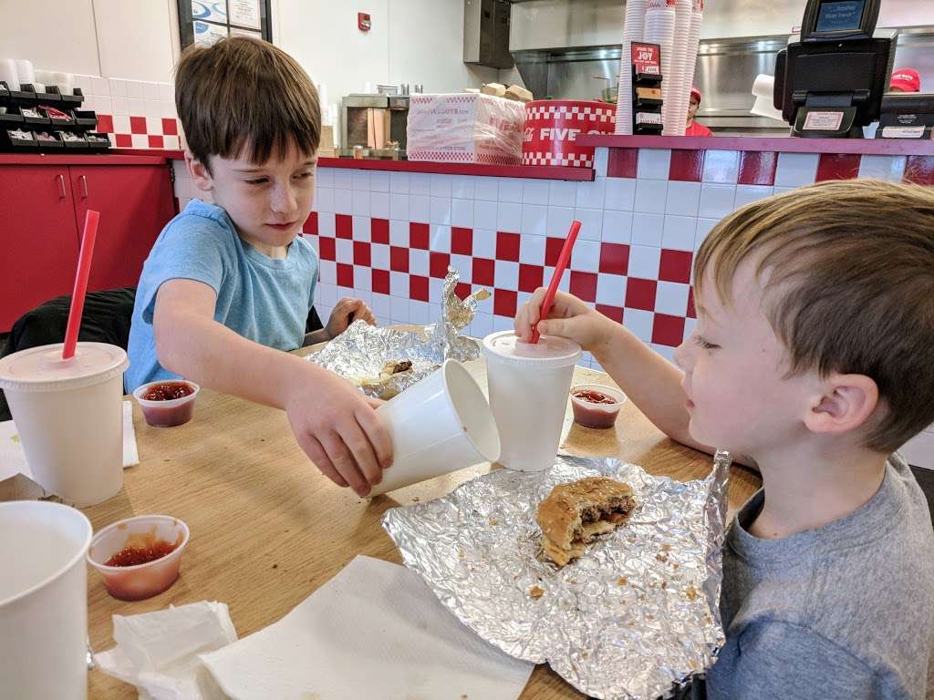 Five Guys | 13971 Town Center Blvd, Noblesville, IN 46060, USA | Phone: (317) 770-3636