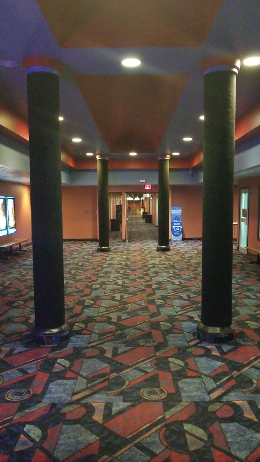 Regal Cinemas Shiloh Crossing 18 | Photo 10 of 10 | Address: 10400 E US Hwy 36, Avon, IN 46123, USA | Phone: (844) 462-7342