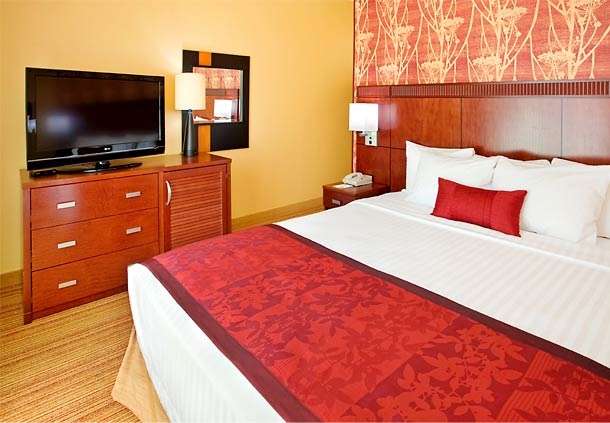 Courtyard by Marriott Houston The Woodlands | 1020 Lake Front Cir, The Woodlands, TX 77380, USA | Phone: (281) 292-3262