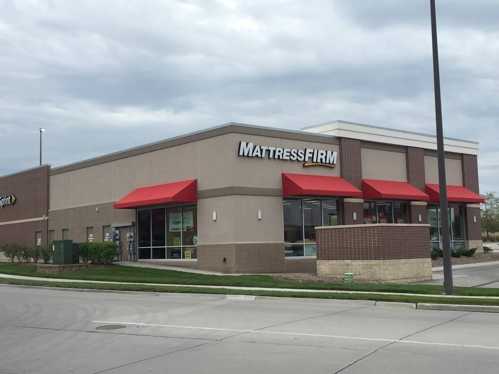 Mattress Firm Shadow Lake | 7305 Towne Center Pkwy Ste 107, Papillion, NE 68046, USA | Phone: (402) 934-1100