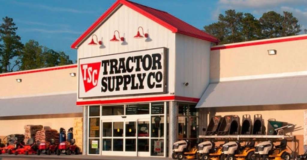 Tractor Supply Co. | 1232 W Clark St, Rensselaer, IN 47978, USA | Phone: (219) 866-0621