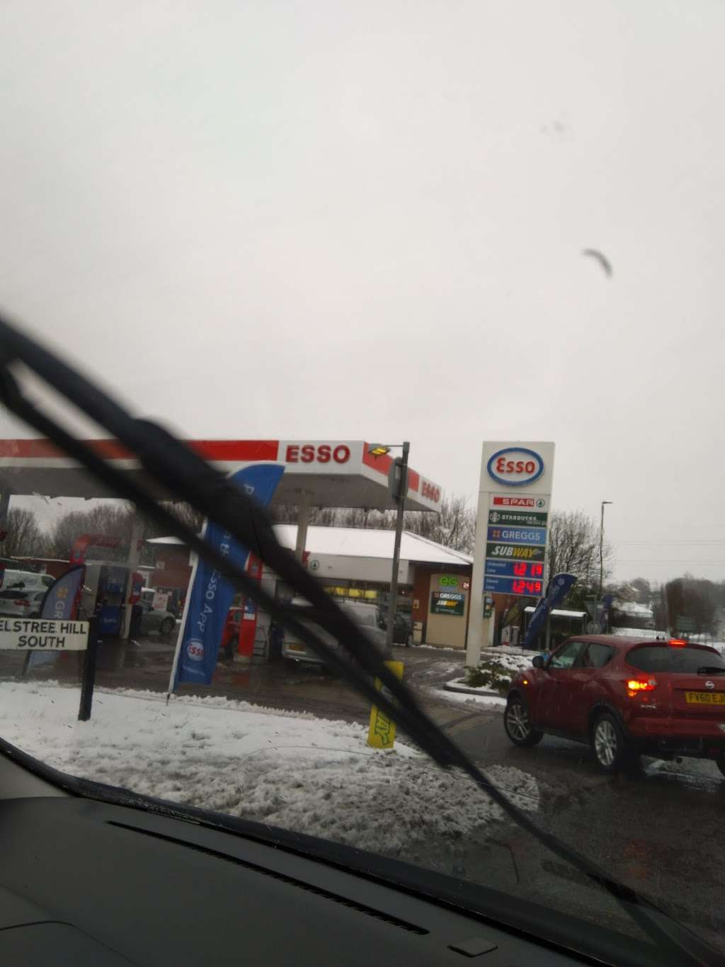 Esso | Elstree Hill S, Elstree, Watford WD6 3BL, UK | Phone: 020 8236 9527