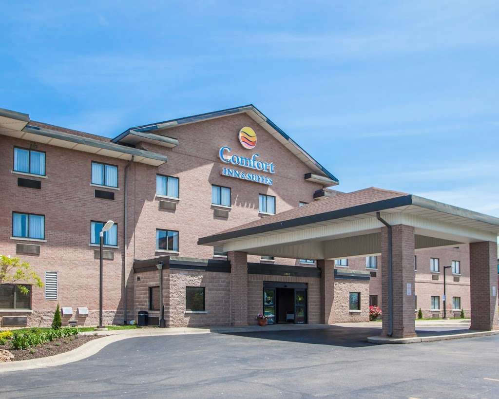 Comfort Inn & Suites Lees Summit -Kansas City | 3701 NE Ralph Powell Rd, Lees Summit, MO 64064 | Phone: (816) 554-6688
