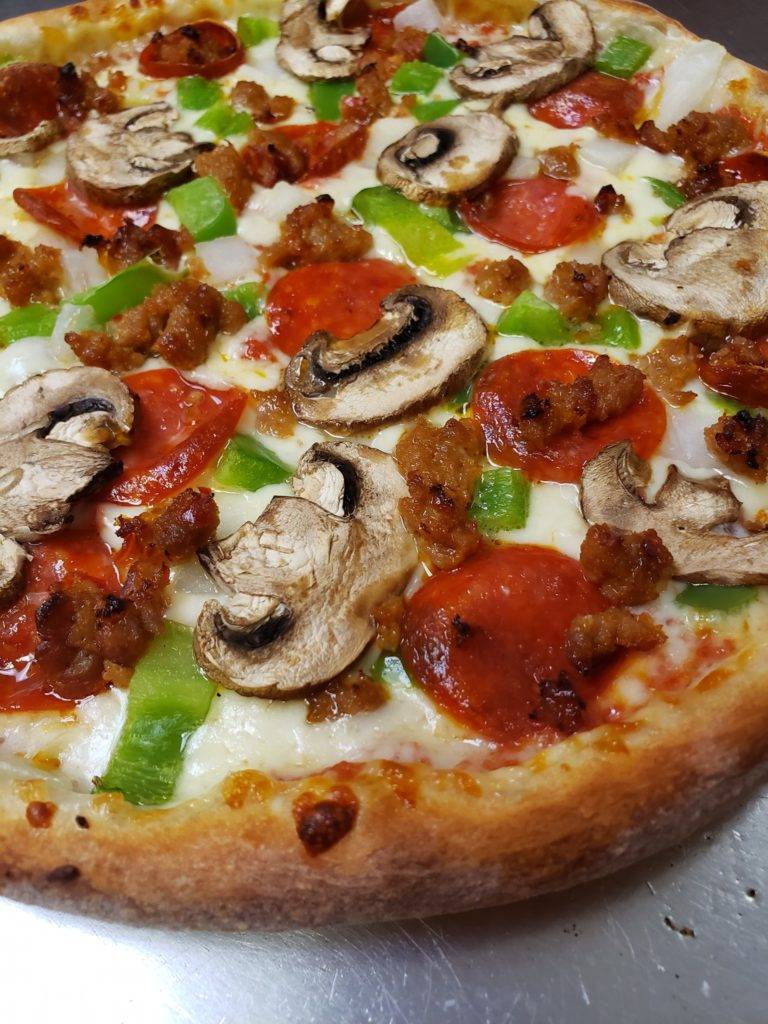 Giannis Pizza - Hankey Farms/Oakdale | 7780 Steubenville Pike, Oakdale, PA 15071, USA | Phone: (412) 788-0166