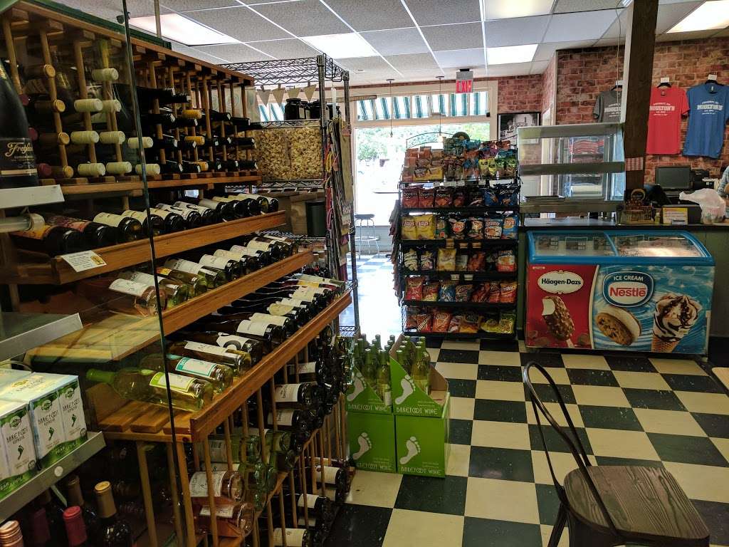 Moultons Market | 10 Main St, Amherst, NH 03031, USA | Phone: (603) 673-2404