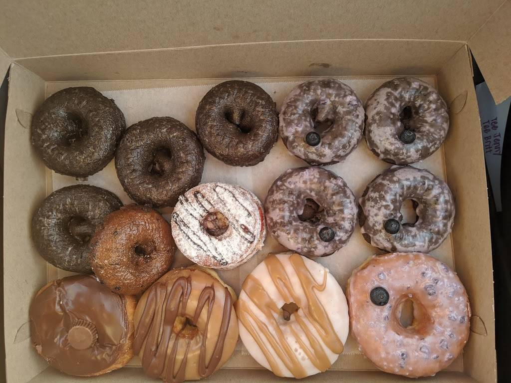 Friendly Donuts | 4442 E Chapman Ave, Orange, CA 92869, USA | Phone: (714) 538-4942