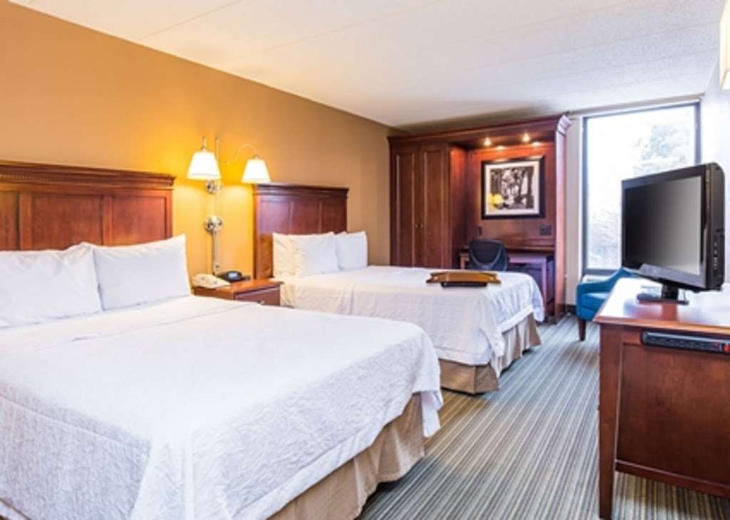 Hampton Inn Chicago/Westchester (Oak Brook) | 2222 Enterprise Dr, Westchester, IL 60154 | Phone: (708) 409-1000