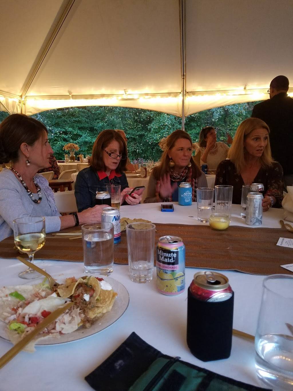 Walnut Lane Bed & Breakfast Inn | 7119 Racine Rd, Pleasant Garden, NC 27313, USA | Phone: (336) 674-7093