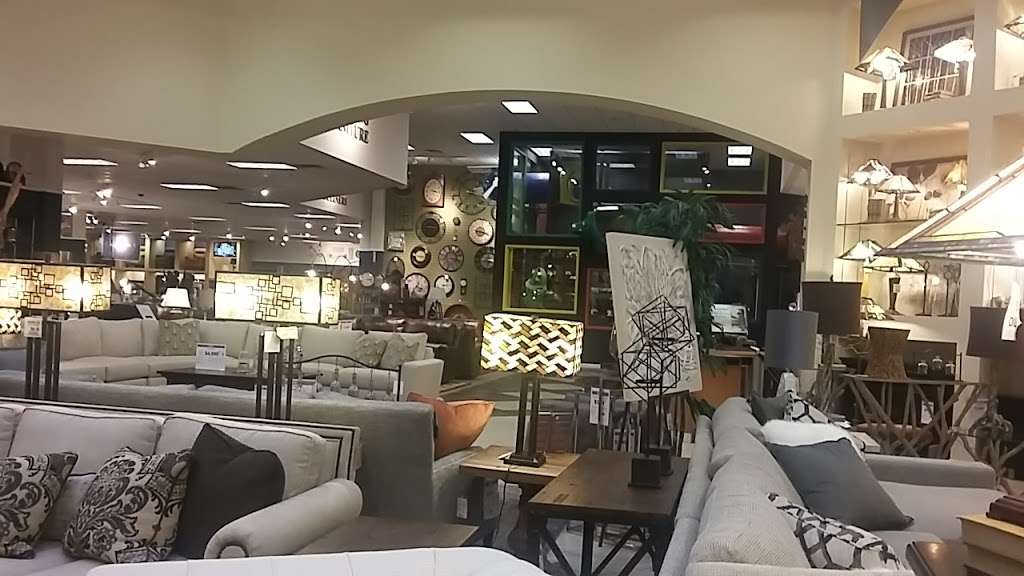 Steinhafels Furniture | 569 N Milwaukee Ave, Vernon Hills, IL 60061, USA | Phone: (847) 281-0050