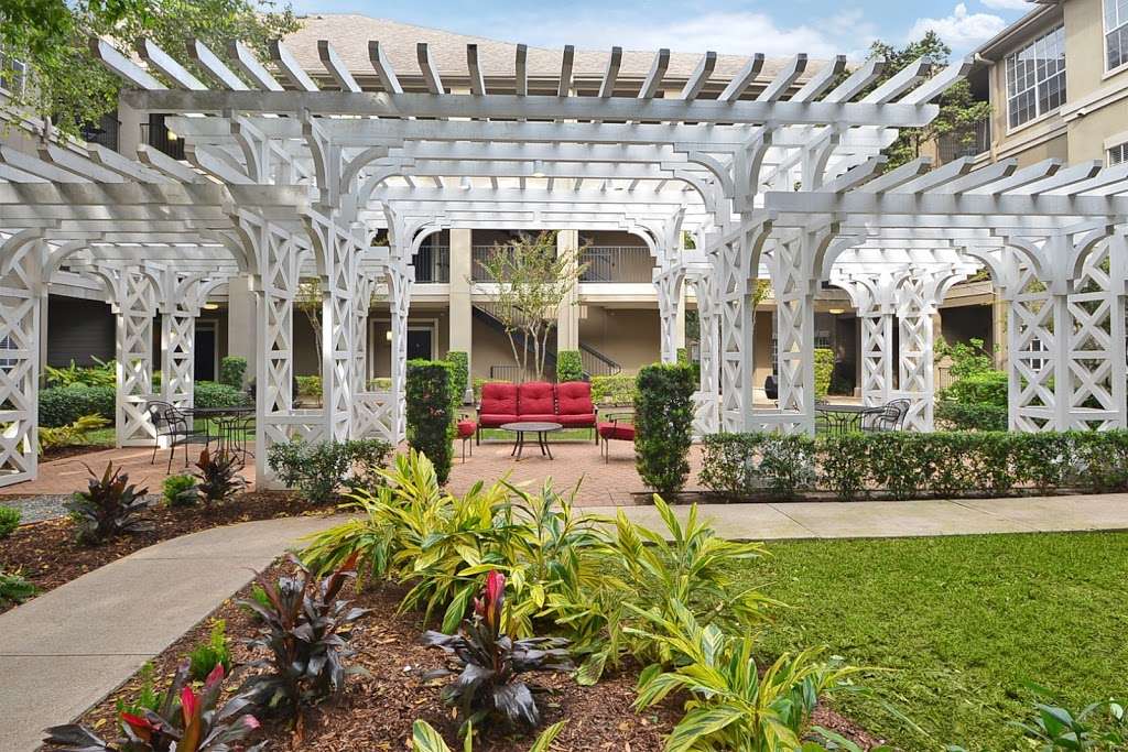 Midtown Arbor Place Apartments in Houston, TX | 10 Oak Ct, Houston, TX 77006, USA | Phone: (832) 426-1013