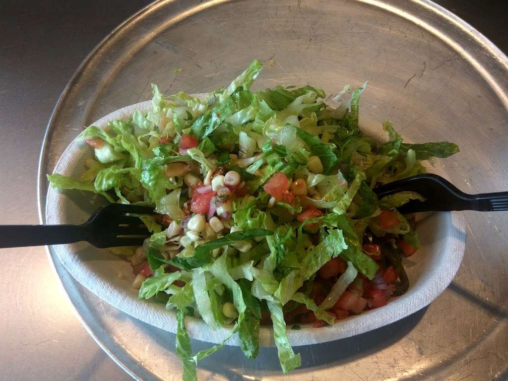 Chipotle Mexican Grill | 65 Drum Hill Rd, Chelmsford, MA 01824 | Phone: (978) 452-0693