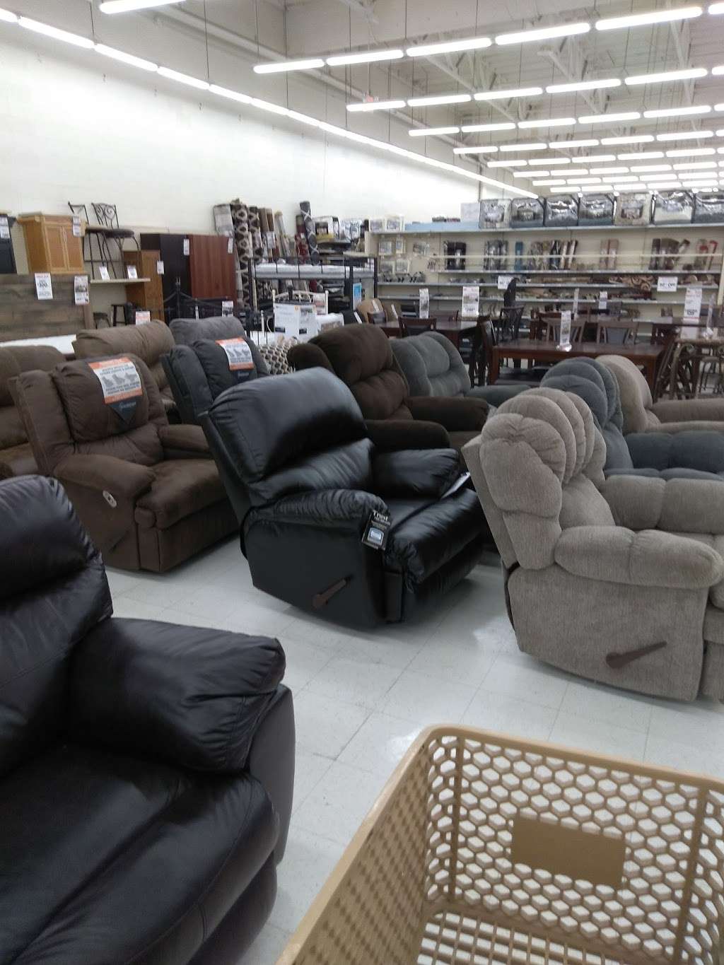 Big Lots | 5227 Lakewood Blvd, Lakewood, CA 90712, USA | Phone: (562) 529-7947