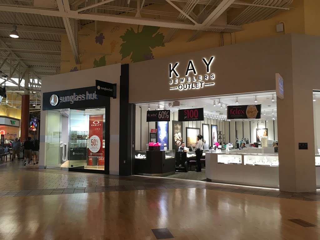 Featured image of post Kay Jewelers Outlet Near Me : Explore kay outlet, kays outlet, jewelry outlet, kays jewelers outlet, kayoutlet, discount jewelry and jewelry for sale.