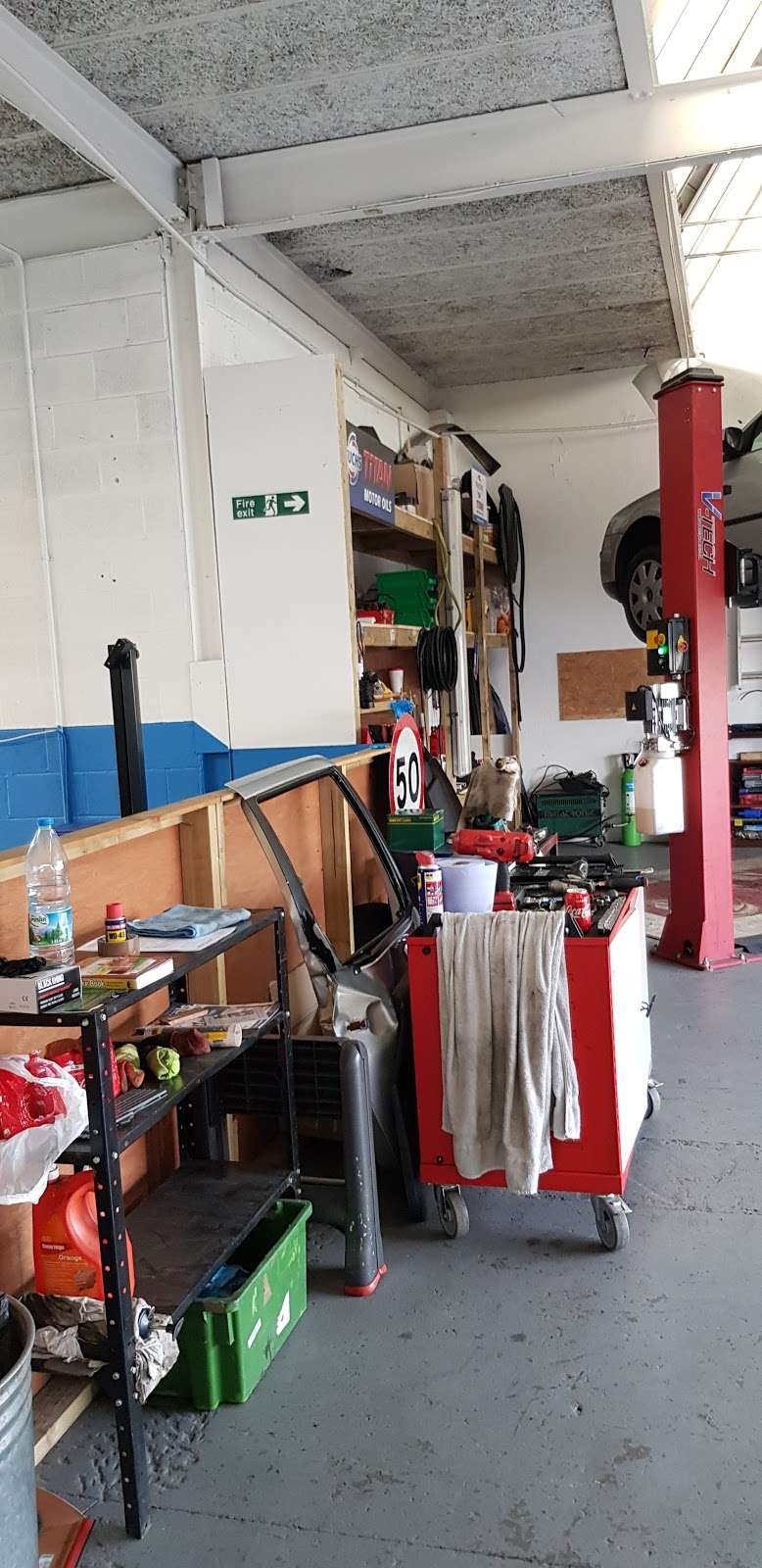 A CAR MOT & SERVICE CENTRE | UNIT 1, 2 Edinburgh Pl, Harlow CM20 2DJ, UK | Phone: 01279 898440