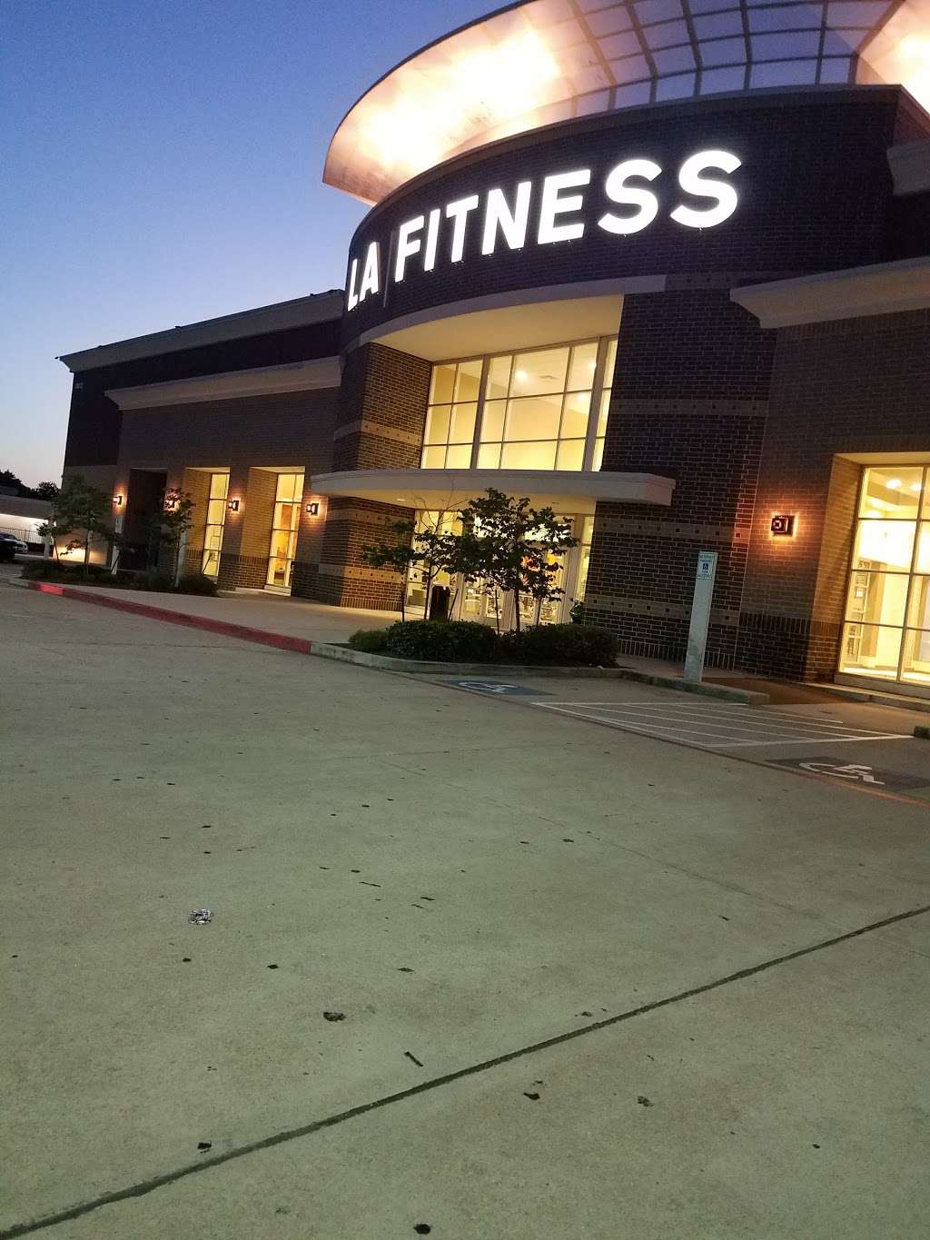 LA Fitness | 4412 N Shepherd Dr, Houston, TX 77018, USA | Phone: (713) 904-7543