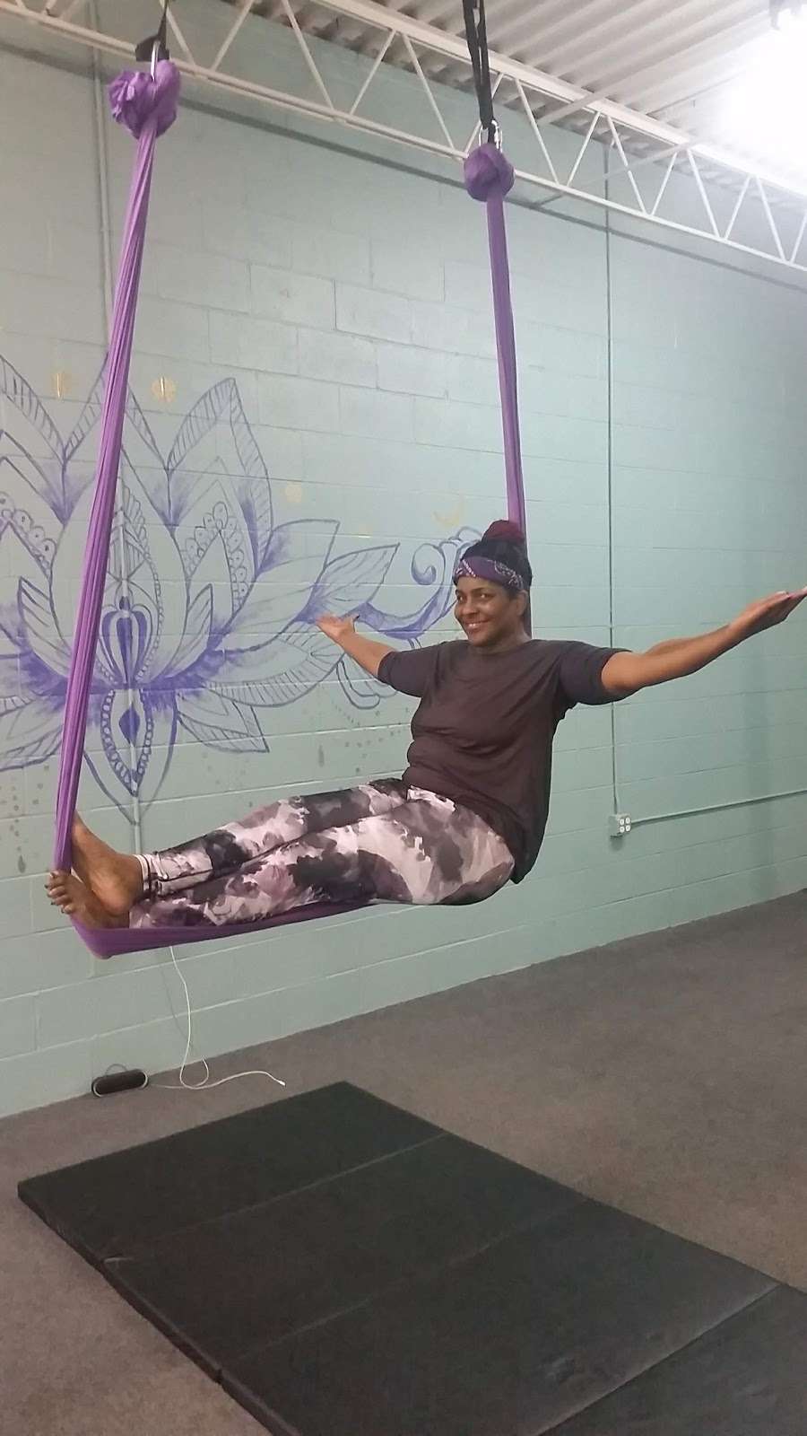 Lotus Aerial Dance & Aerial Yoga | 3240 W Lake Ave, Glenview, IL 60026, USA | Phone: (224) 616-3397