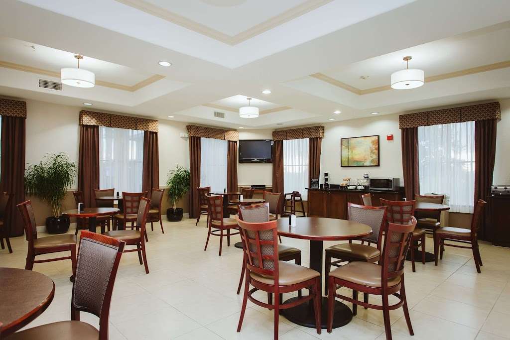 Best Western Sugarland Inn | 6330 E Riverpark Dr, Sugar Land, TX 77479, USA | Phone: (281) 232-0680