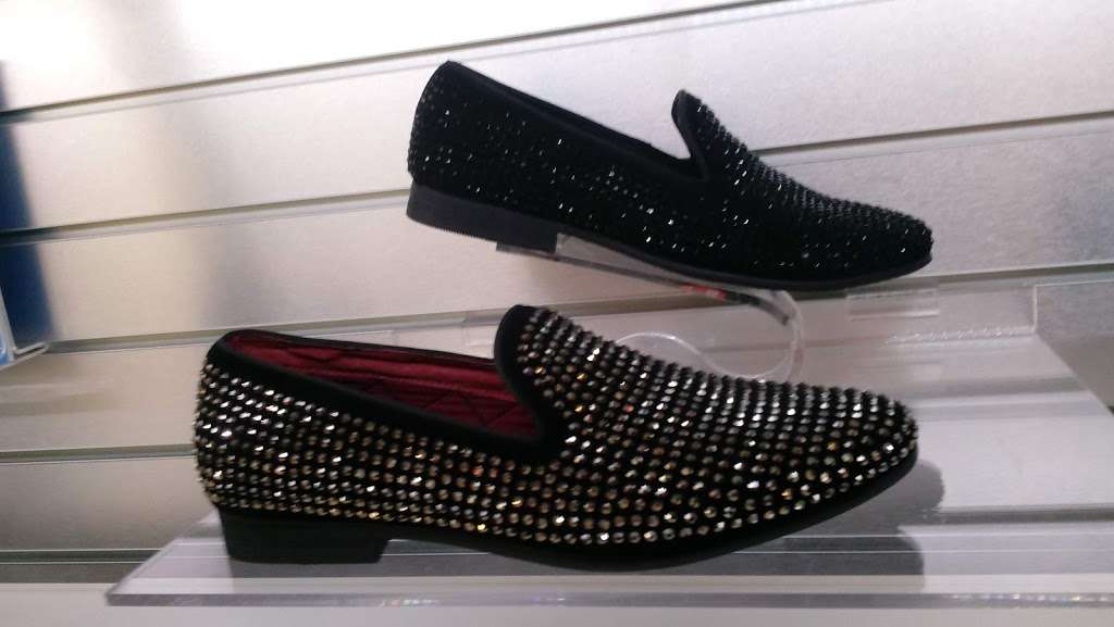 Steve Madden | 1650 Premium Outlet Blvd #1870, Aurora, IL 60502, USA | Phone: (630) 585-5524