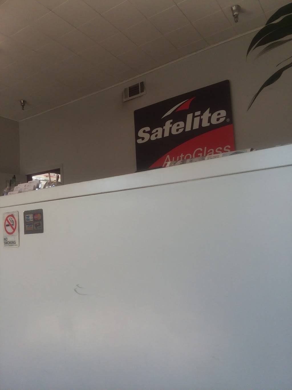 Safelite AutoGlass | 5650 Old Seward Hwy Ste D&E, Anchorage, AK 99518, USA | Phone: (907) 331-3740