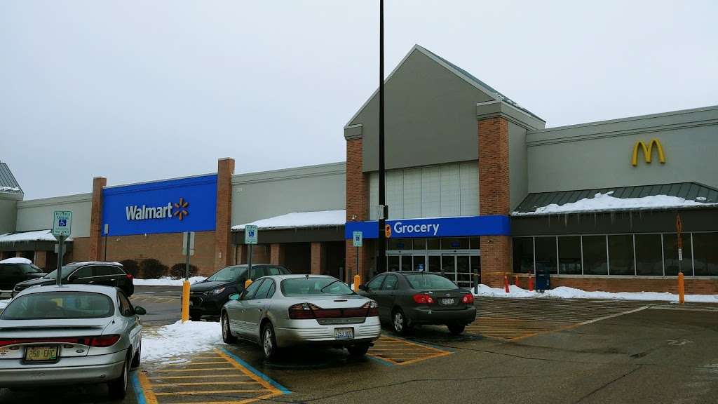 Walmart Supercenter | 201 Edwards Blvd, Lake Geneva, WI 53147, USA | Phone: (262) 248-2266