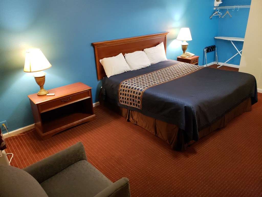 Parkway Inn | 675 Baltimore Pike, Springfield, PA 19064, USA | Phone: (610) 543-0555