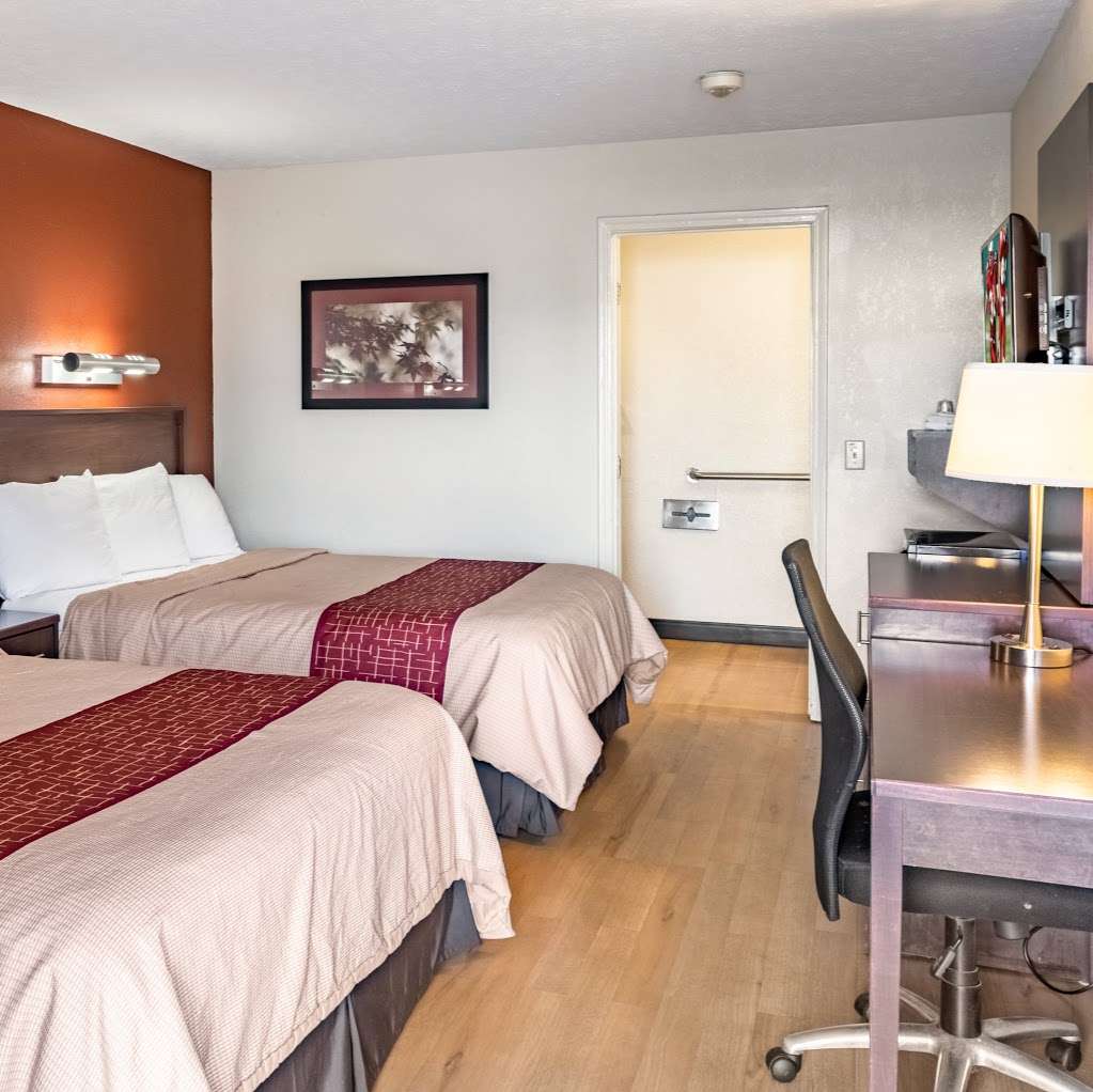 Red Roof Inn Columbus - Taylorsville | 10330 US-31, Taylorsville, IN 47280, USA | Phone: (812) 526-9747