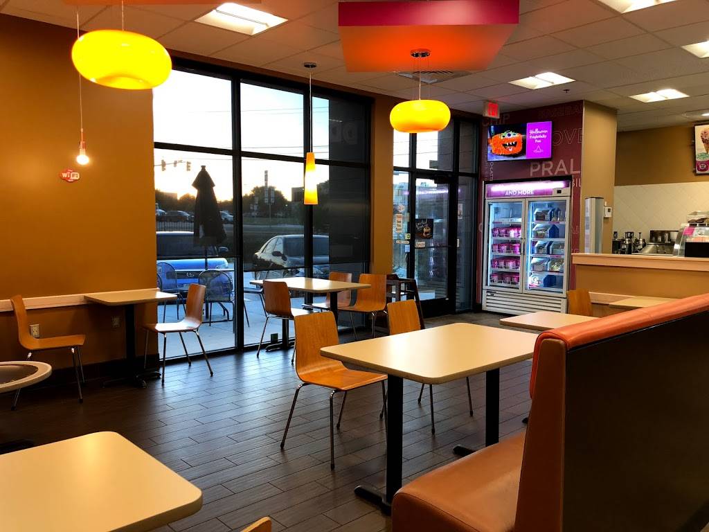 Dunkin | 711 S Industrial Blvd Suite 120, Euless, TX 76040, USA | Phone: (817) 685-1011