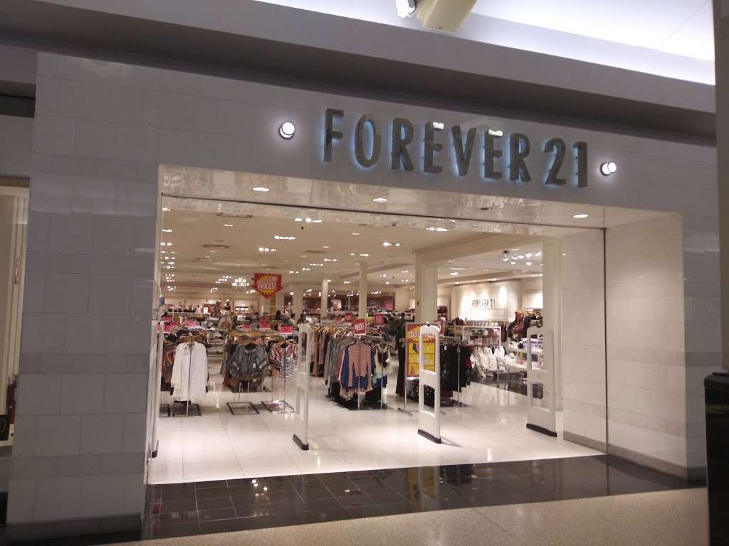 Forever 21 | 108 Green Acres Rd E, Valley Stream, NY 11581, USA | Phone: (516) 881-3476