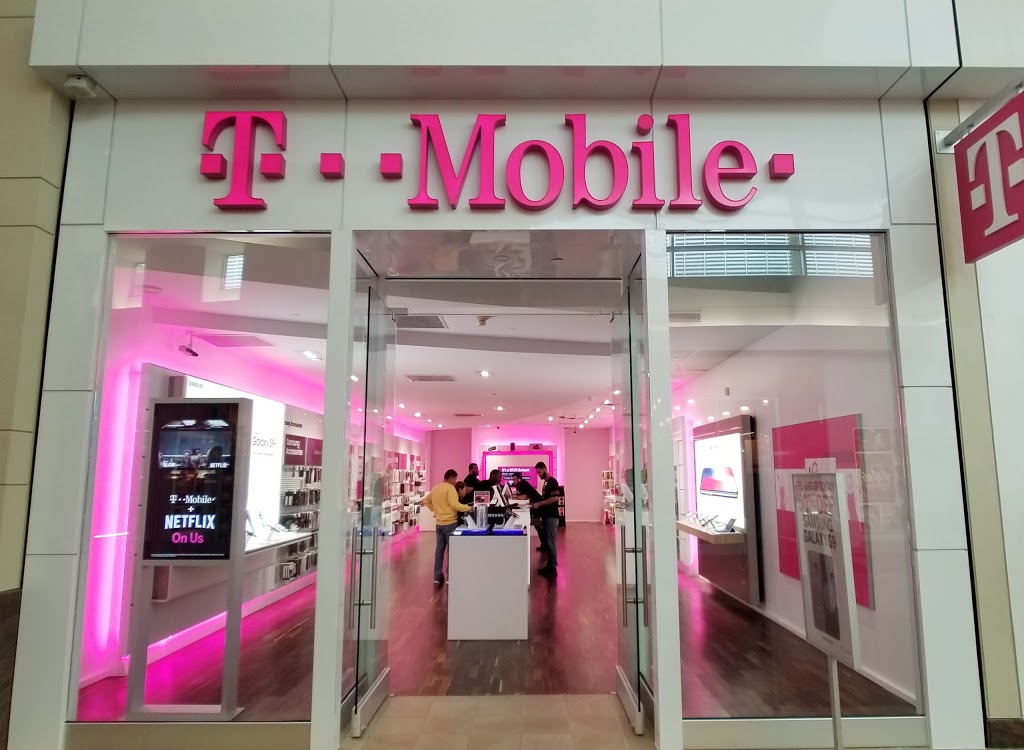 T-Mobile | 16535 Southwest Fwy Ste 215, Sugar Land, TX 77479, USA | Phone: (281) 491-5600