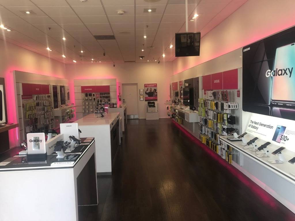 T-Mobile | 8112 Talbert Ave Unit 101, Huntington Beach, CA 92646, USA | Phone: (714) 843-6559