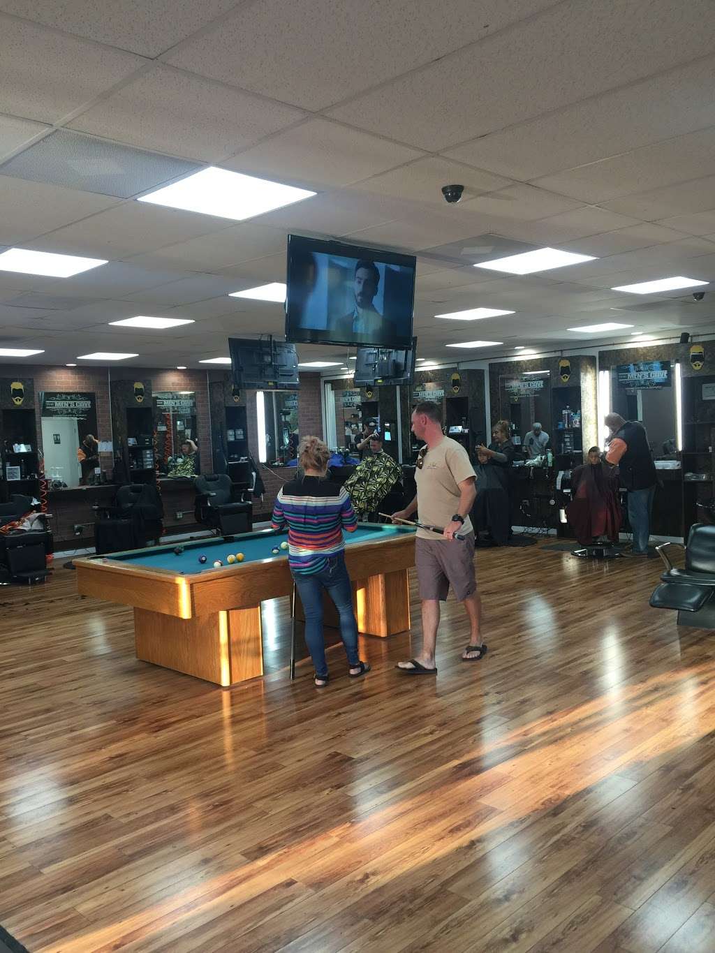 The Mens Cave Barber Shop & Shaves | 3218 Main St, Chula Vista, CA 91911, USA | Phone: (619) 737-5112