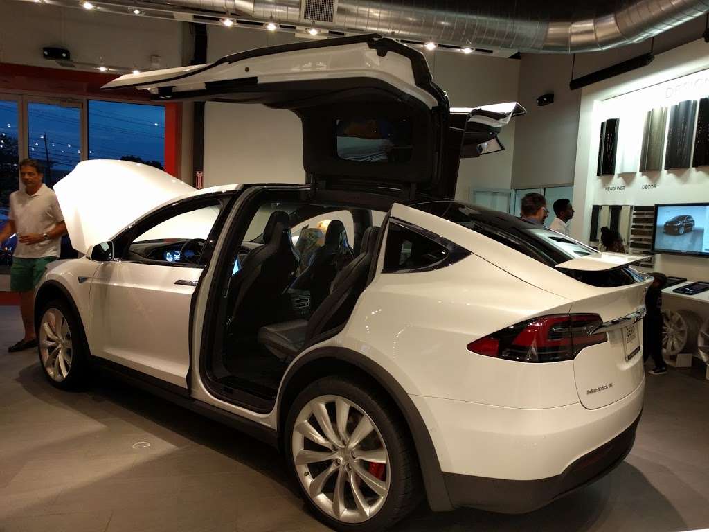 Tesla Service, Sales and Supercharger | 530 NJ-17, Paramus, NJ 07652, USA | Phone: (201) 225-2544