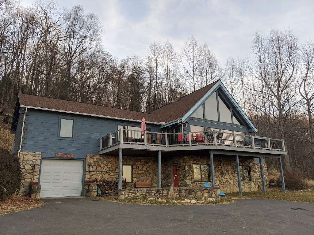 The Lodges | Vacation Rentals | Cabin Rentals | Lodging | 731 Emmett Rd, Etlan, VA 22719, USA | Phone: (703) 887-8126