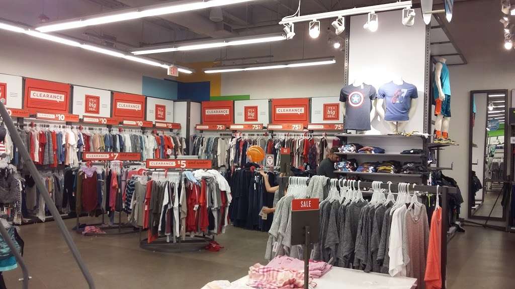 Old Navy | 400 S State Rd, Springfield, PA 19064, USA | Phone: (610) 604-0129