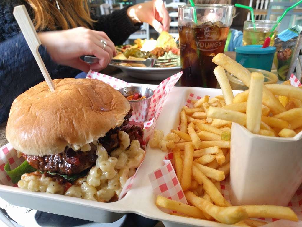 The Pig & Whistle | 481 Merton Rd, London SW18 5LD, UK | Phone: 020 8874 1061